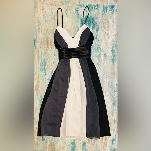 Y2K Vintage Cocktail Dress; Small; black/grey/white - Picture 2 of 9